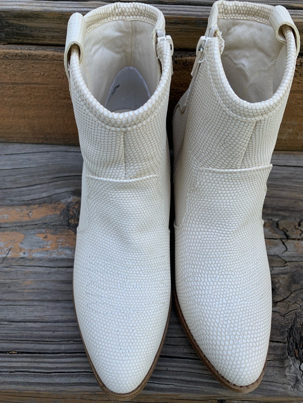Dirty Laundry Women's Cream Textured Ankle Boots - Stylish Slip-On Design Size 9